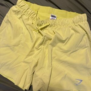 Men’s size large GYM SHARK shorts, worn once! Excellent used condition!!